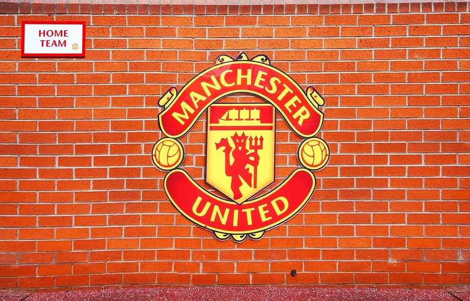 Man United celuje w Lewisa Halla, ale Newcastle mówi nie