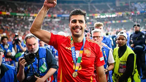 Rodri zasili Barcelonę po kontuzji de Jonga
