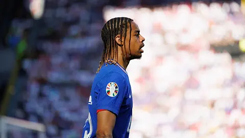 Liverpool na tropie Barcoli i Mbaye, PSG stawia wysokie żądania