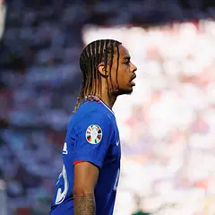 Liverpool negocjuje transfer Barcoli z PSG
