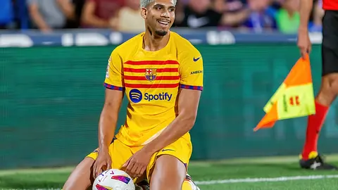 Ronald Araújo zasila defensywę Liverpoolu na zasadach wypożyczenia
