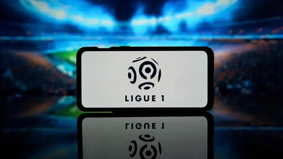 Maghnes Akliouche na progu transferu do PSG, Liverpool nie zainteresowany