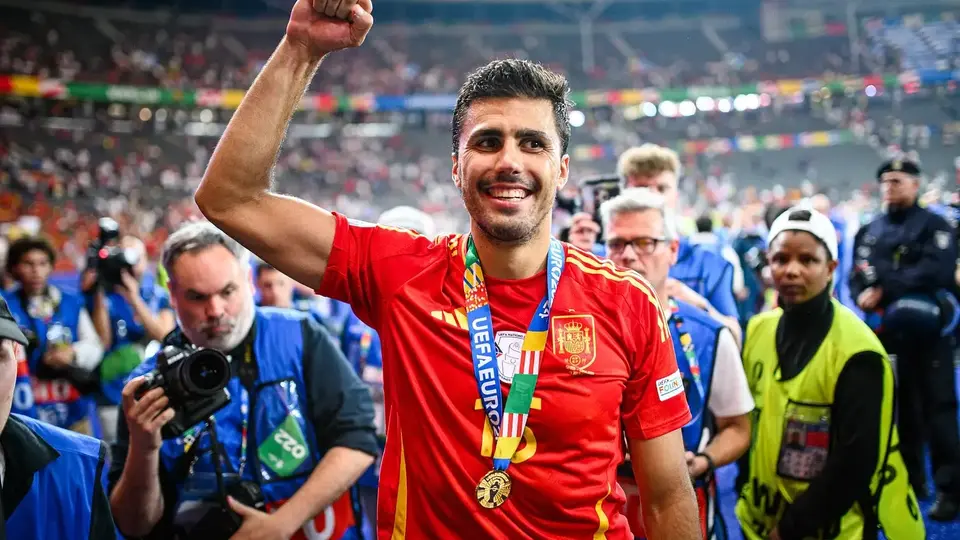 Rodri wybiera Barcelonę, Real Madryt z informacją o decyzji